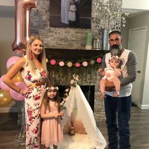 Meet your Posher, Courtney